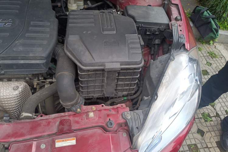 Used Suzuki S-Cross 2014 1.6L Manual Two-Wheel Drive Entry Model Engine Bay Left