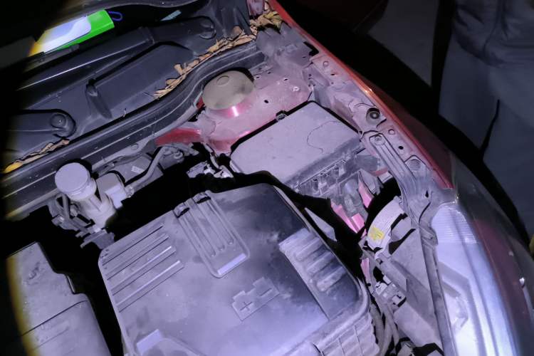 Used Suzuki S-Cross 2014 1.6L Manual Two-Wheel Drive Elite Model Engine Bay Left