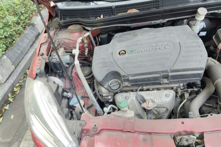 Used Suzuki S-Cross 2014 1.6L CVT Two-Wheel Drive Elite Version Engine Bay Right