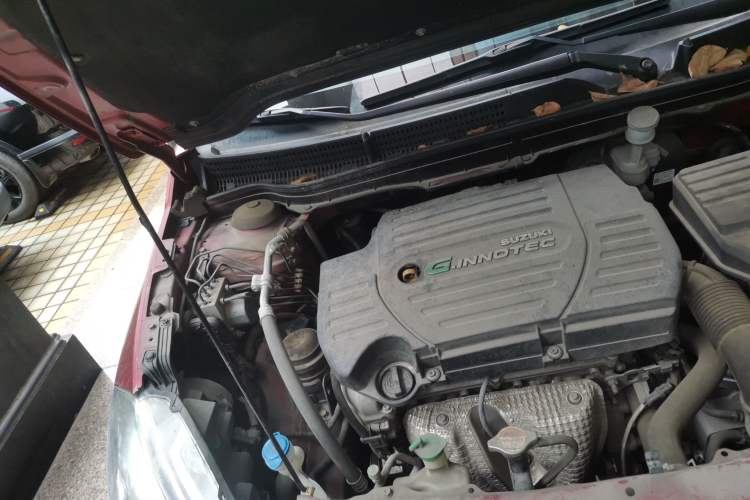 Used Suzuki S-Cross 2014 1.6L CVT Two-Wheel Drive Elite Version Engine Bay Right