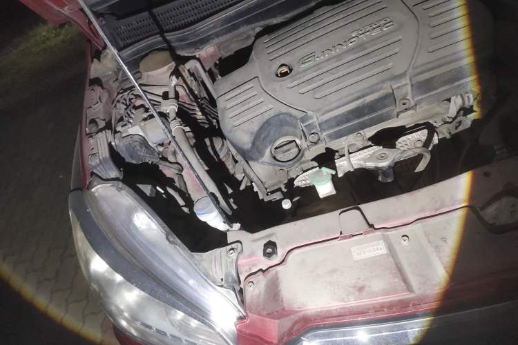 Used Suzuki S-Cross 2014 1.6L CVT Two-Wheel Drive Elite Version Engine Bay Right