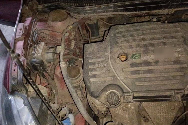 Used Suzuki S-Cross 2014 1.6L CVT Two-Wheel Drive Elite Version Engine Bay Right