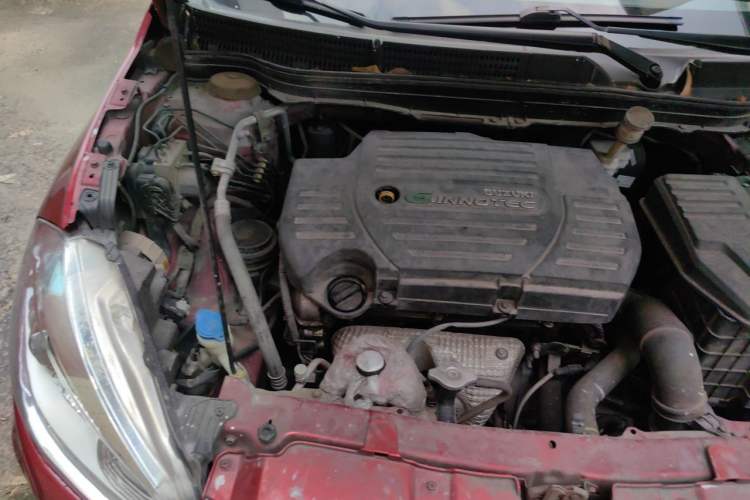 Used Suzuki S-Cross 2014 1.6L CVT Two-Wheel Drive Elite Version Engine Bay Right