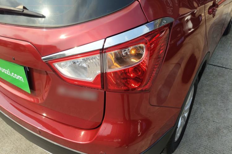 Used Suzuki S-Cross 2014 1.6L CVT Two-Wheel Drive Elite Version Exterior 3