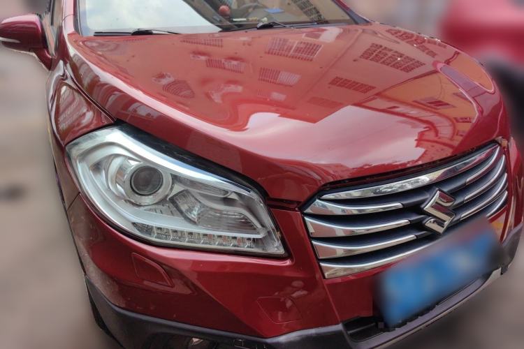 Used Suzuki S-Cross 2014 1.6L CVT Two-Wheel Drive Elite Version Front Right 45 Deg