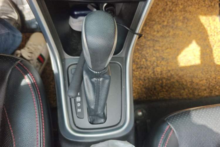 Used Suzuki S-Cross 2014 1.6L CVT Two-Wheel Drive Elite Version Gear Lever