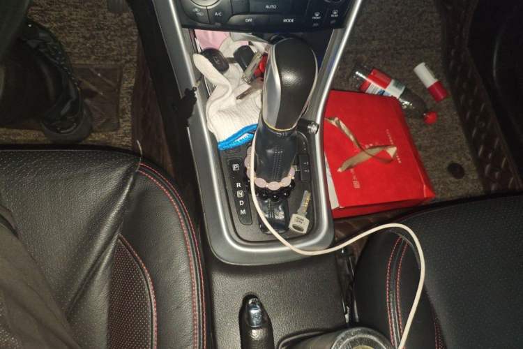 Used Suzuki S-Cross 2014 1.6L CVT Two-Wheel Drive Elite Version Gear Lever