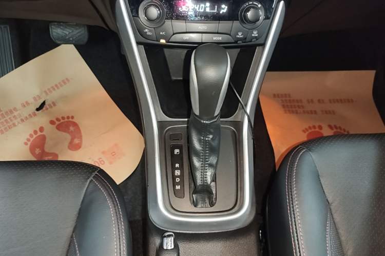 Used Suzuki S-Cross 2014 1.6L CVT Two-Wheel Drive Elite Version Gear Lever