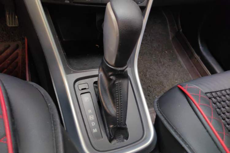 Used Suzuki S-Cross 2014 1.6L CVT Two-Wheel Drive Elite Version Gear Lever