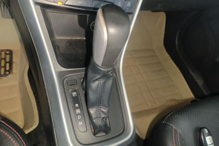 Used Suzuki S-Cross 2014 1.6L CVT Two-Wheel Drive Elite Version Gear Lever