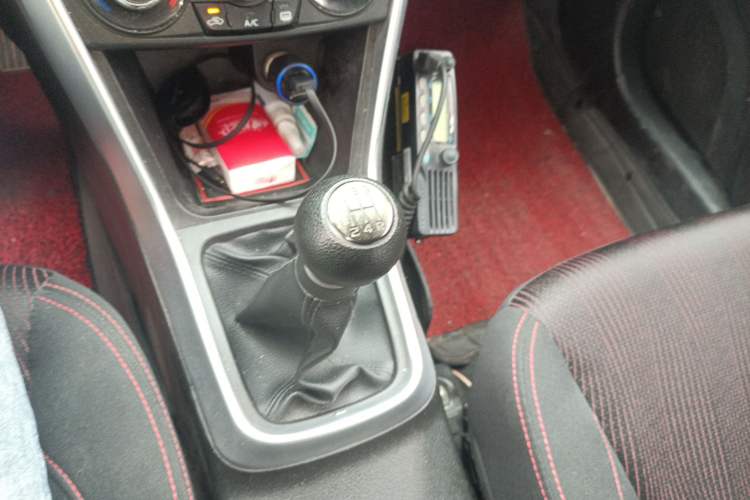 Used Suzuki S-Cross 2014 1.6L Manual Two-Wheel Drive Entry Model Gear Lever