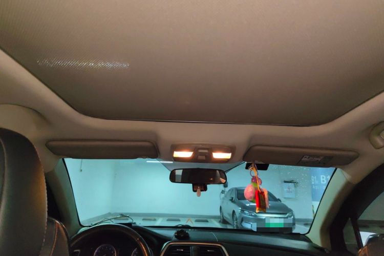 Used Suzuki S-Cross 2014 1.6L CVT Two-Wheel Drive Elite Version Headliner