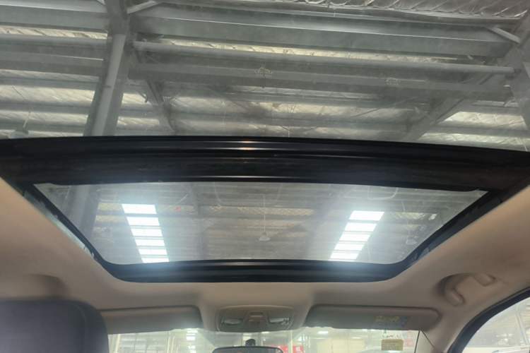 Used Suzuki S-Cross 2014 1.6L CVT Two-Wheel Drive Elite Version Headliner