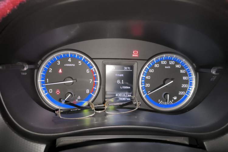 Used Suzuki S-Cross 2014 1.6L Manual Two-Wheel Drive Elite Model Instrument Cluster