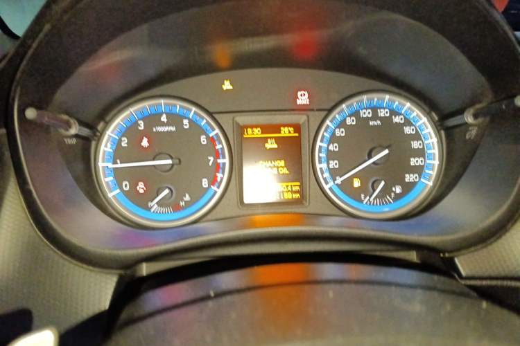 Used Suzuki S-Cross 2014 1.6L CVT Two-Wheel Drive Elite Version Instrument Cluster
