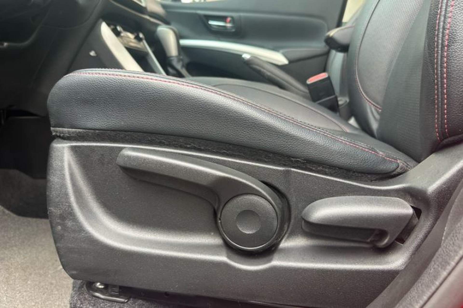 Used Suzuki S-Cross 2014 1.6L CVT Two-Wheel Drive Elite Version Interior 5