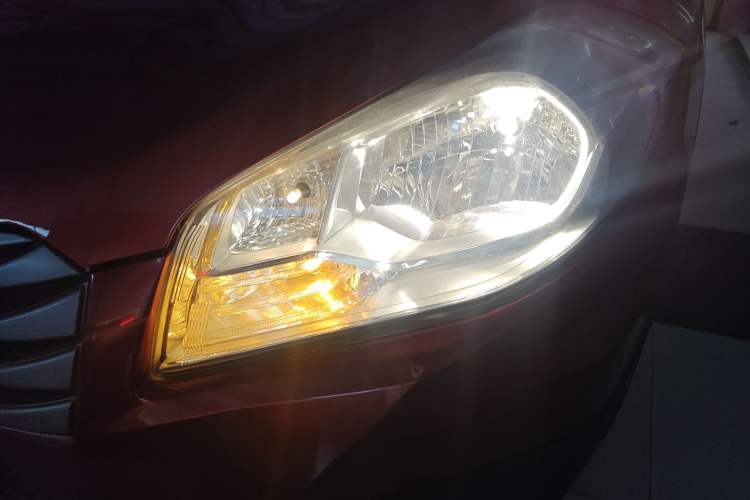 Used Suzuki S-Cross 2014 1.6L CVT Two-Wheel Drive Entry Model Left Front Headlight