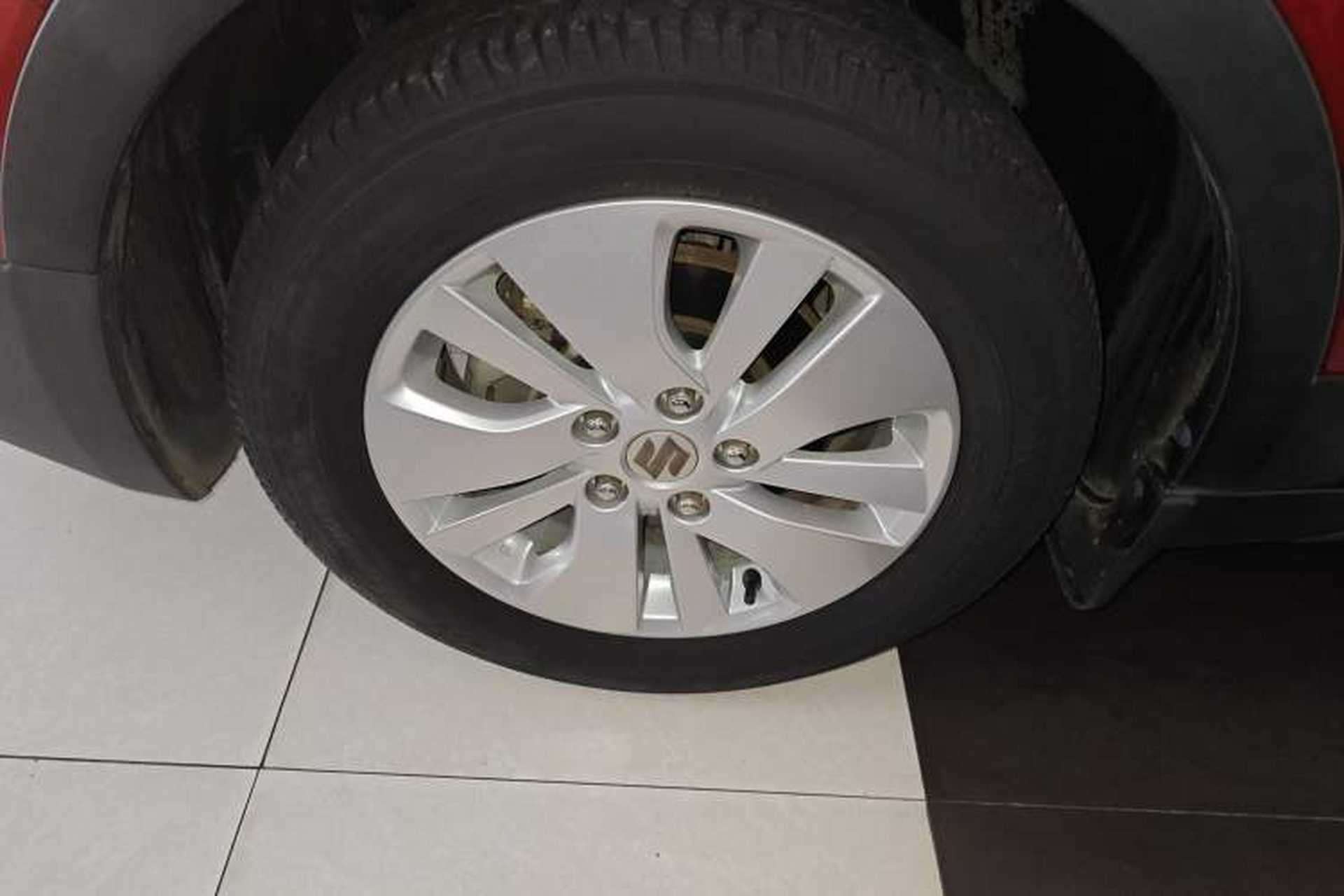 Used Suzuki S-Cross 2014 1.6L CVT Two-Wheel Drive Entry Model Left Front Wheel Hub