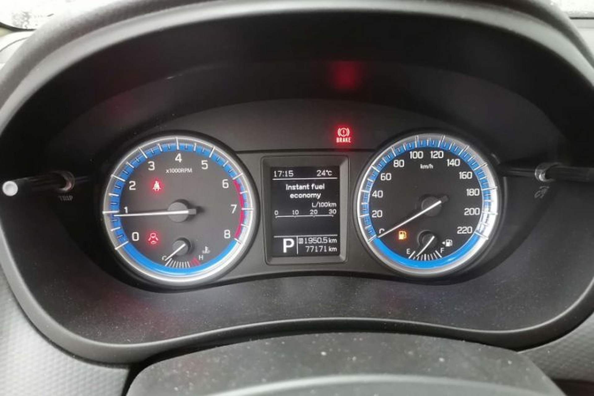 Used Suzuki S-Cross 2014 1.6L CVT Two-Wheel Drive Elite Version Odometer Close Up