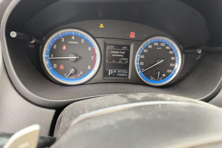 Used Suzuki S-Cross 2014 1.6L CVT Two-Wheel Drive Elite Version Odometer Close Up