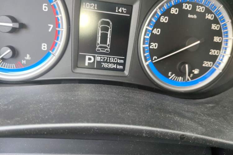 Used Suzuki S-Cross 2014 1.6L CVT Two-Wheel Drive Elite Version Odometer Close Up