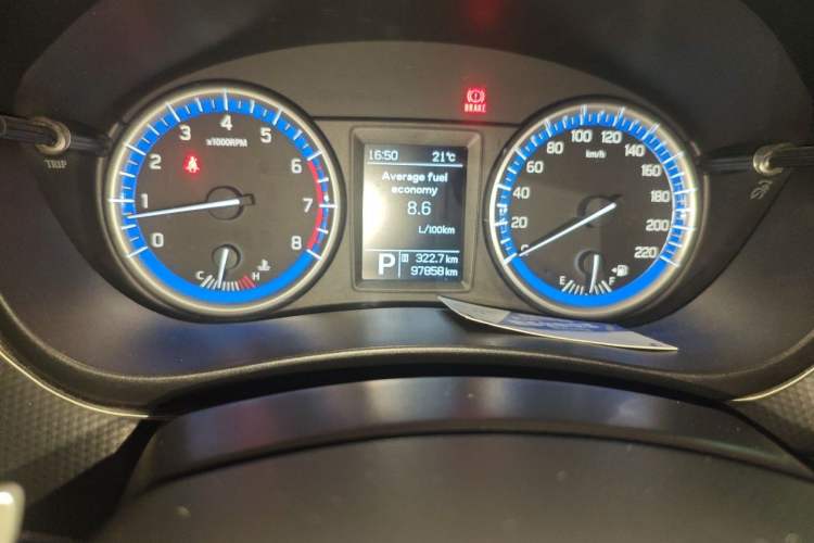 Used Suzuki S-Cross 2014 1.6L CVT Two-Wheel Drive Elite Version Odometer Close Up