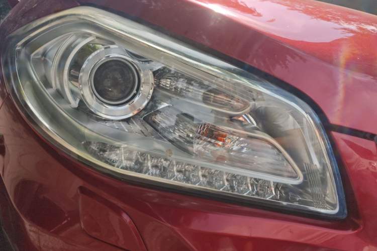 Used Suzuki S-Cross 2014 1.6L CVT Two-Wheel Drive Elite Version Right Front Headlight