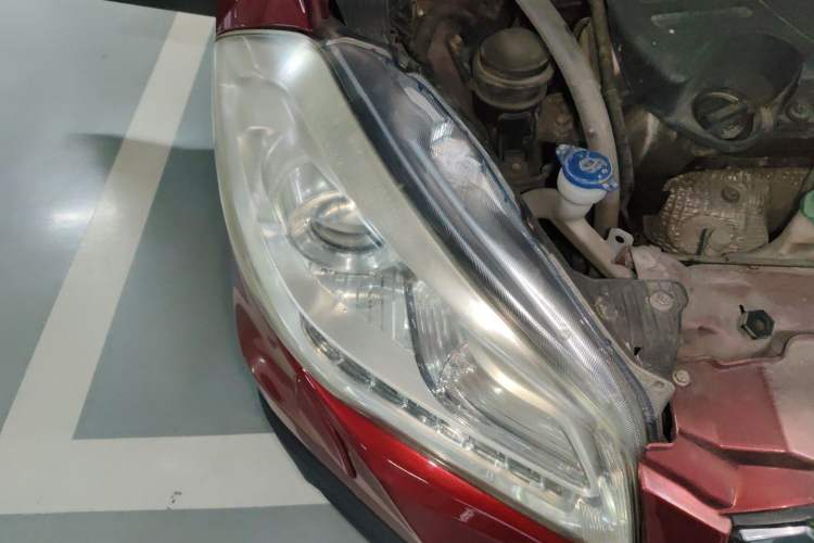 Used Suzuki S-Cross 2014 1.6L CVT Two-Wheel Drive Elite Version Right Front Headlight