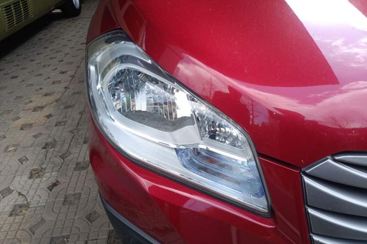 Used Suzuki S-Cross 2014 1.6L Manual Two-Wheel Drive Entry Model Right Front Headlight