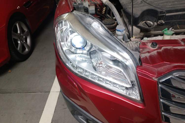 Used Suzuki S-Cross 2014 1.6L CVT Two-Wheel Drive Elite Version Right Front Headlight