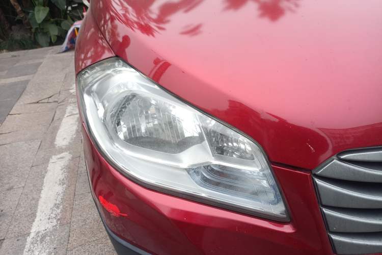 Used Suzuki S-Cross 2014 1.6L Manual Two-Wheel Drive Entry Model Right Front Headlight