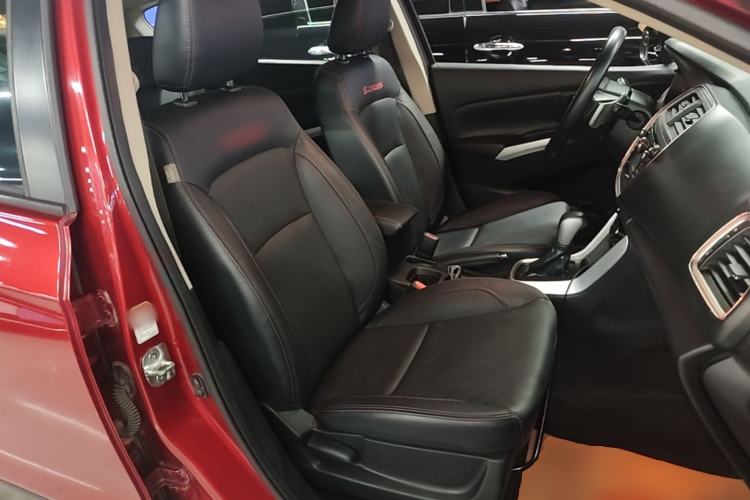 Used Suzuki S-Cross 2014 1.6L CVT Two-Wheel Drive Elite Version Right Front Seat
