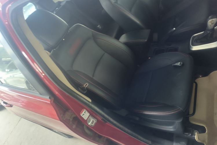 Used Suzuki S-Cross 2014 1.6L CVT Two-Wheel Drive Elite Version Right Front Seat