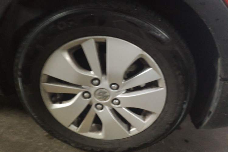 Used Suzuki S-Cross 2014 1.6L CVT Two-Wheel Drive Elite Version Right Front Wheel Hub