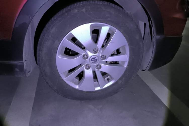 Used Suzuki S-Cross 2014 1.6L Manual Two-Wheel Drive Elite Model Right Front Wheel Hub