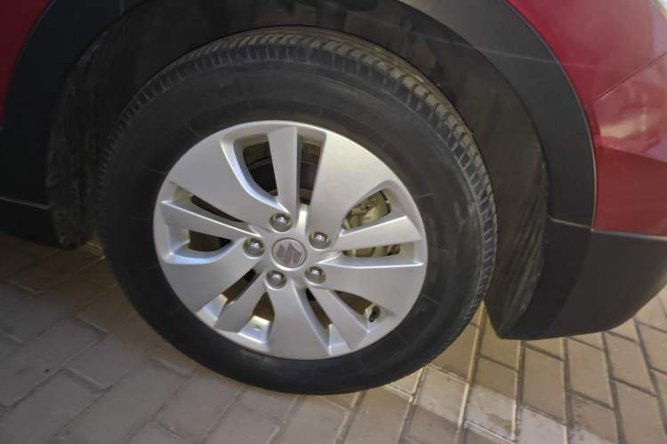 Used Suzuki S-Cross 2014 1.6L Manual Two-Wheel Drive Elite Model Right Front Wheel Hub