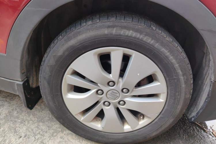 Used Suzuki S-Cross 2014 1.6L CVT Two-Wheel Drive Elite Version Right Front Wheel Hub