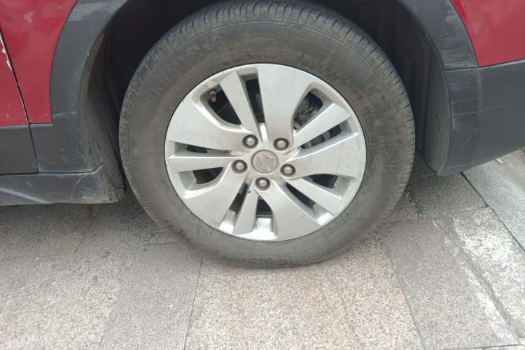 Used Suzuki S-Cross 2014 1.6L Manual Two-Wheel Drive Entry Model Right Front Wheel Hub