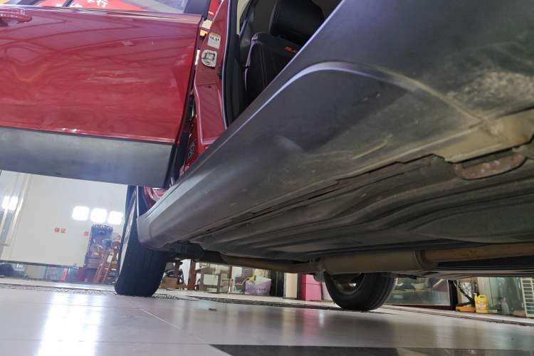 Used Suzuki S-Cross 2014 1.6L CVT Two-Wheel Drive Entry Model Right Side Sill