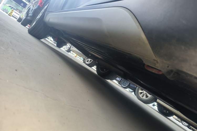 Used Suzuki S-Cross 2014 1.6L CVT Two-Wheel Drive Elite Version Right Side Sill