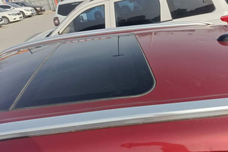 Used Suzuki S-Cross 2014 1.6L CVT Two-Wheel Drive Elite Version Roof