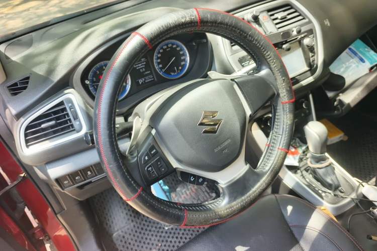 Used Suzuki S-Cross 2014 1.6L CVT Two-Wheel Drive Elite Version Steering Wheel