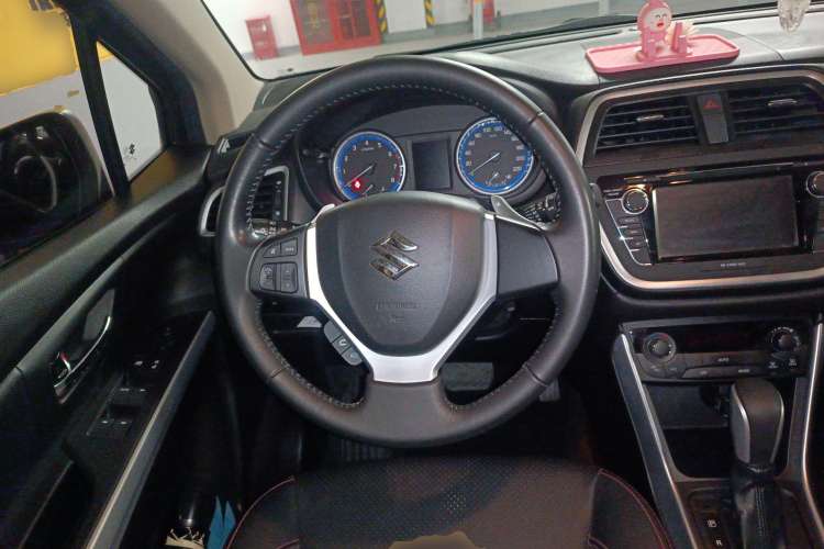 Used Suzuki S-Cross 2014 1.6L CVT Two-Wheel Drive Elite Version Steering Wheel