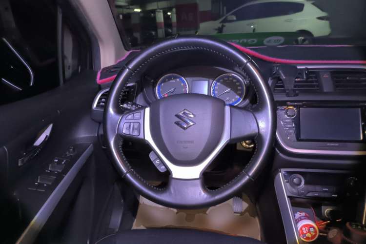 Used Suzuki S-Cross 2014 1.6L Manual Two-Wheel Drive Elite Model Steering Wheel