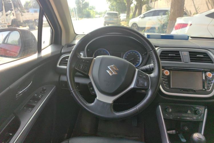 Used Suzuki S-Cross 2014 1.6L Manual Two-Wheel Drive Elite Model Steering Wheel