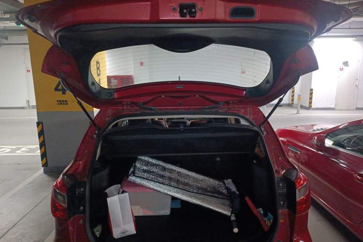 Used Suzuki S-Cross 2014 1.6L CVT Two-Wheel Drive Elite Version Trunk