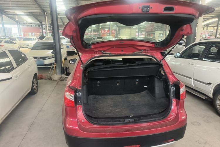 Used Suzuki S-Cross 2014 1.6L CVT Two-Wheel Drive Elite Version Trunk