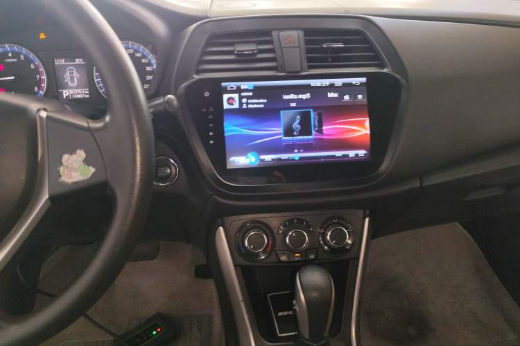 Used Suzuki S-Cross 2014 1.6L CVT Two-Wheel Drive Entry Model Audio And AC Panel