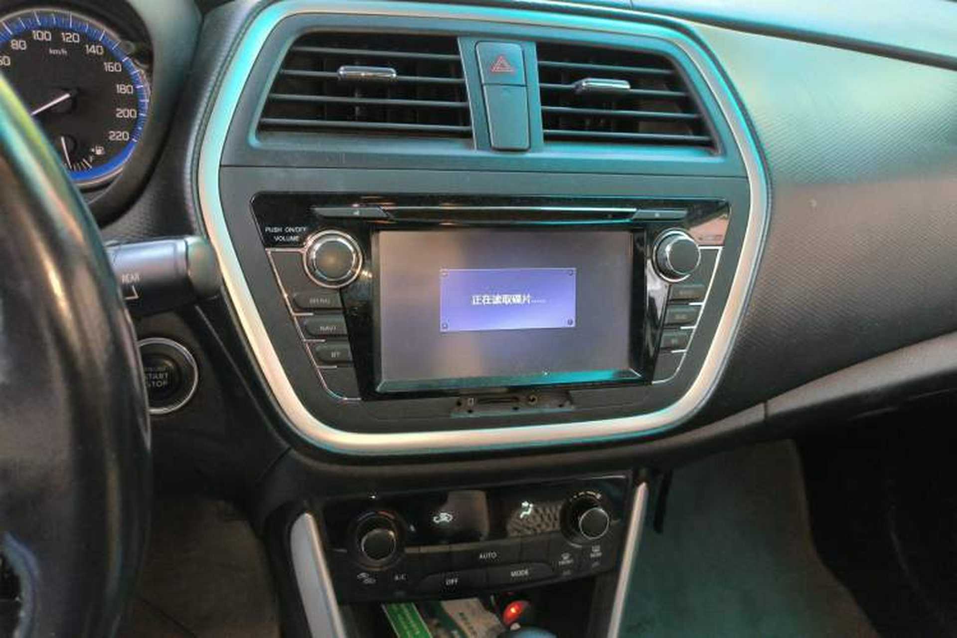 Used Suzuki S-Cross 2014 1.6L CVT Two-Wheel Drive Elite Version Audio And AC Panel