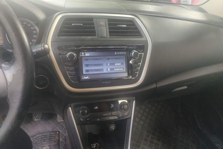 Used Suzuki S-Cross 2014 1.6L Manual Two-Wheel Drive Elite Model Audio And AC Panel